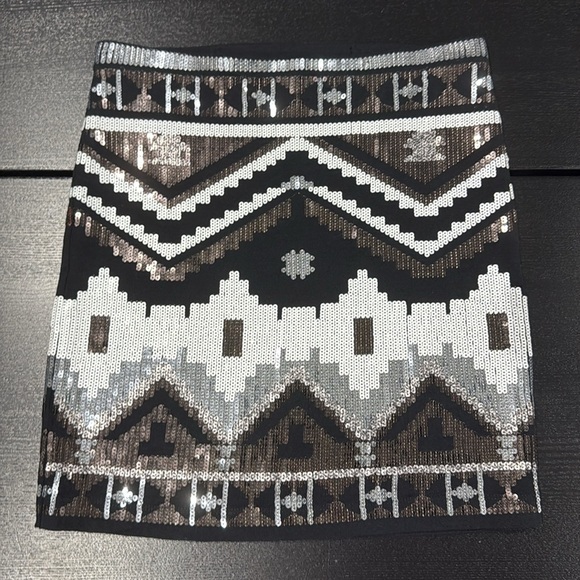 Express Geometric Sequins Mini Skirt - XS - Picture 2 of 7